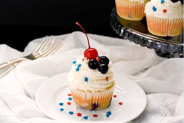 Gluten Free Red, White & Blueberry Cupcakes Recipe (c) CarolKicinski free online recipes