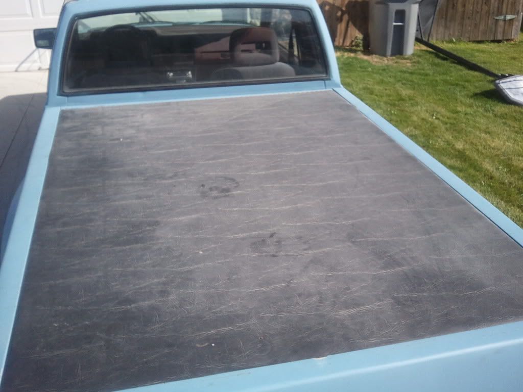 Nissan hardbody tonneau cover