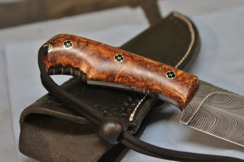 HHHKnivesRedHawkHunter010800x533.jpg