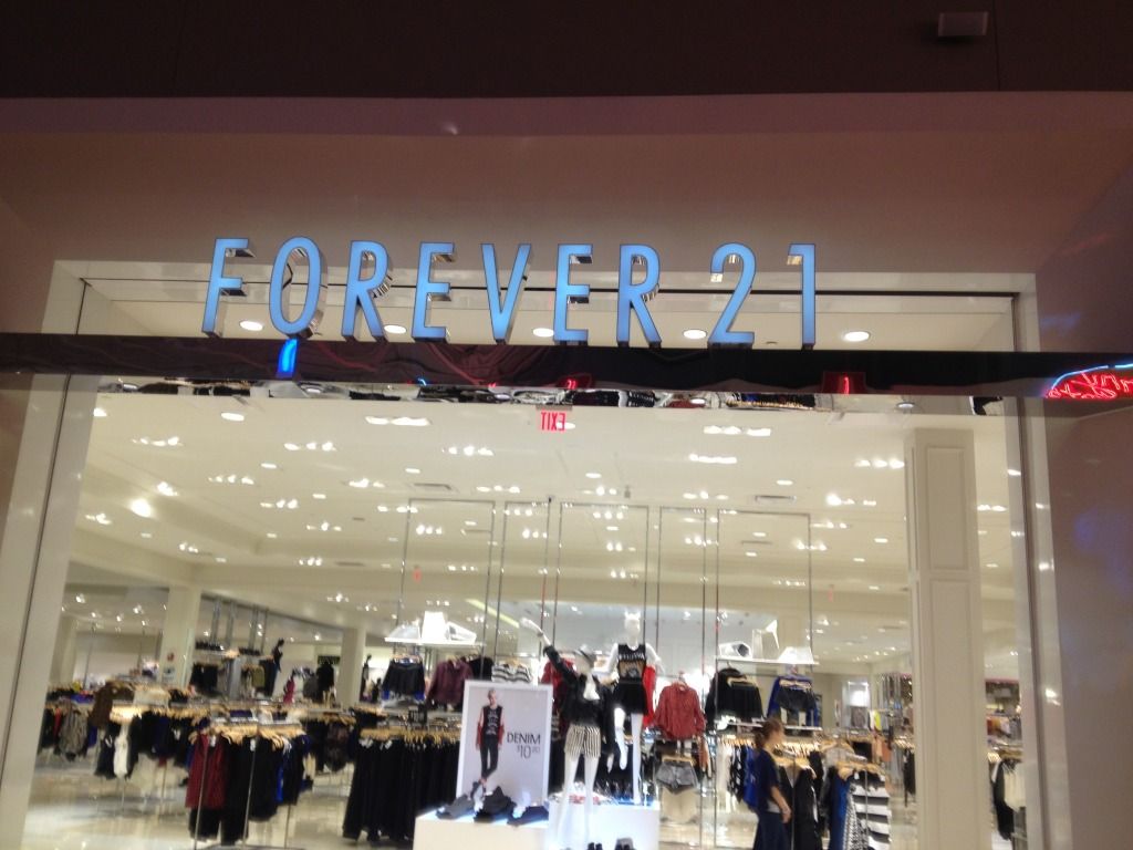 ... forever 21 Iâ€™ve ever seen. (Opry Mills Mall in Nashville, Tn