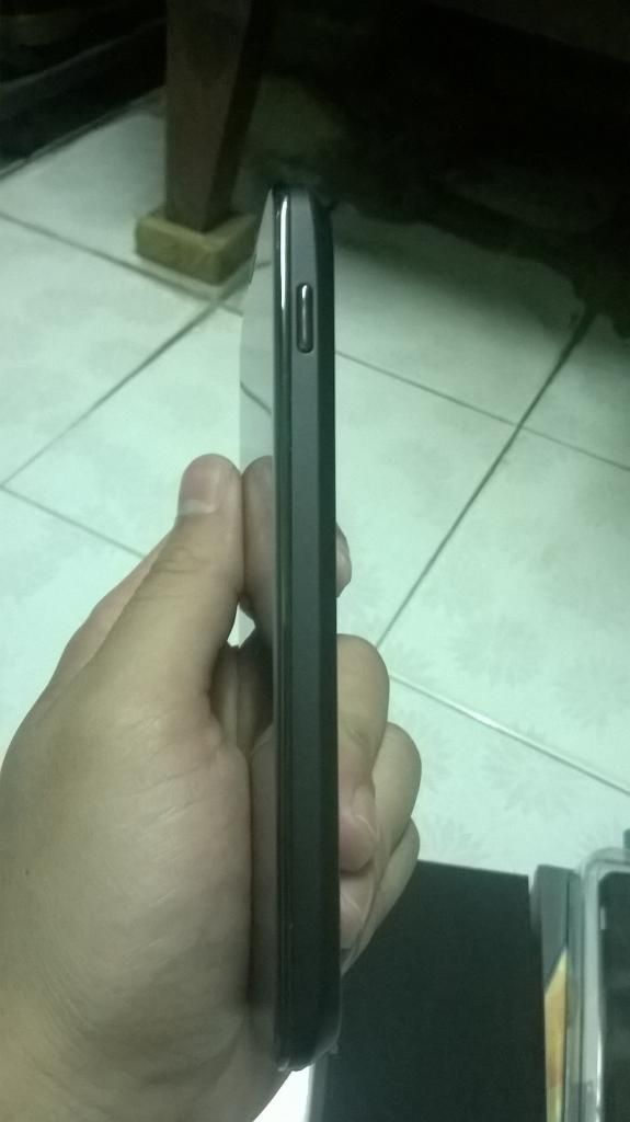 Cần bán LG NEXUS 4 16GB - đen FULL BOX - 4