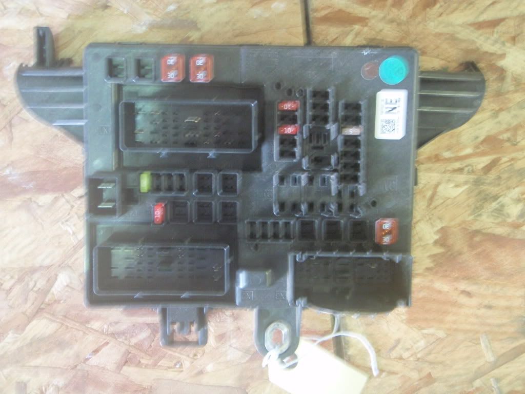 Vauxhall Insignia Rear 'Boot' Fuse Box 13277821 _ 02 eBay