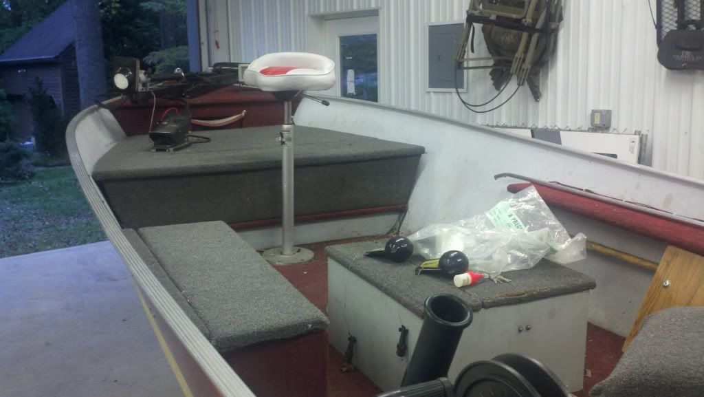 Boat For Sale 16 foot Lund with electric start 9.9hp motor New