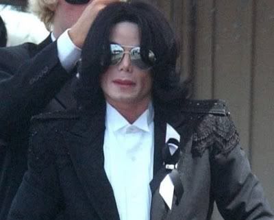 Damn-michael-jackson-15815799-400-321.jpg