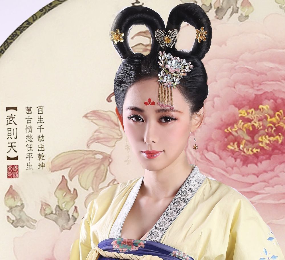 Black Crow cosplays Fan Bing Bing’s Empress Wu to perfection | A ...