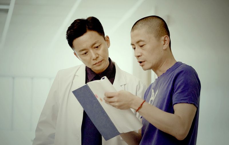 Jin Dong and Bai Bai He put on pristine scrubs for Surgeons | A Virtual ...