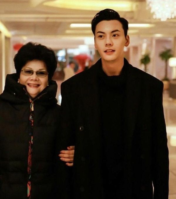 photo Mom2017-18.jpg