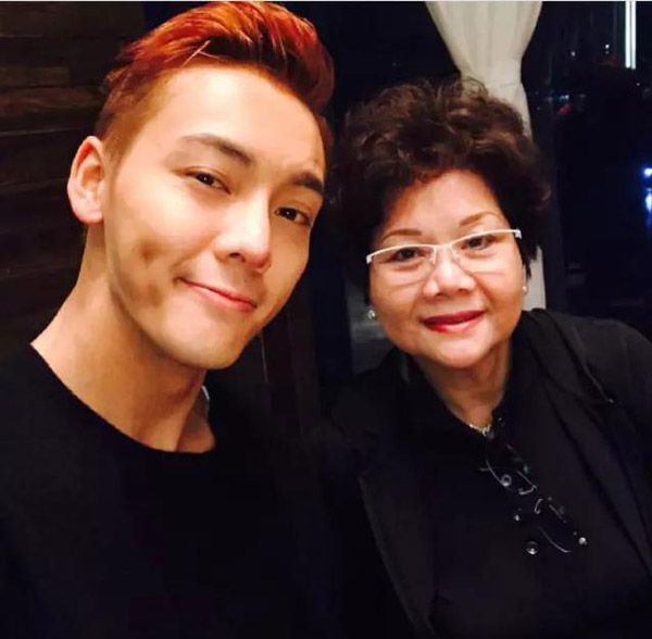 photo Mom2017-19.jpg